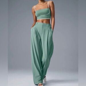 ALO High Waist Pursuit Pants in Limestone SOLD OUT XXS NWOT